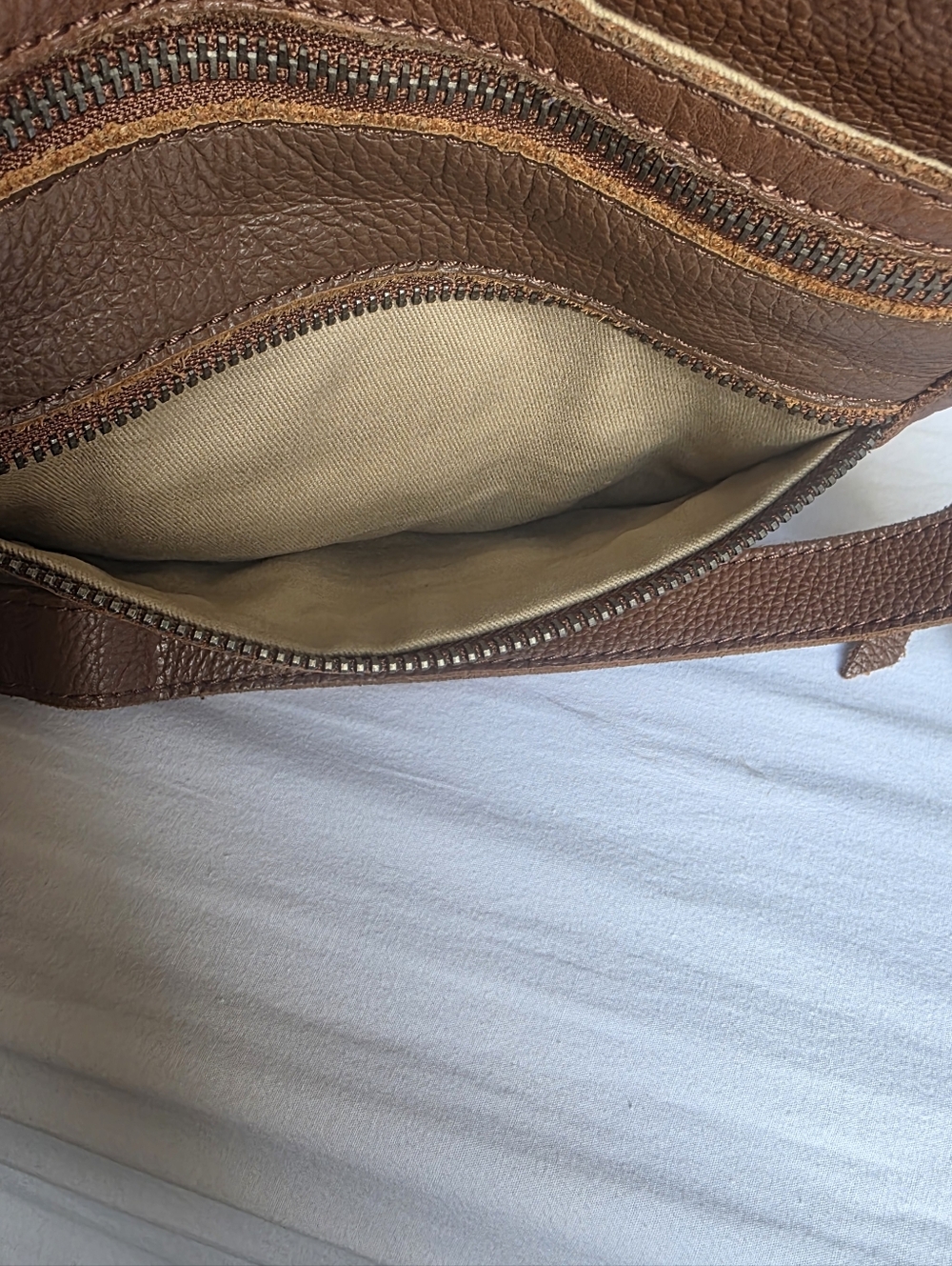 Lucky Brand Brown Leather Crossbody Bag with Signature Clover Charm - Picture 8 of 15